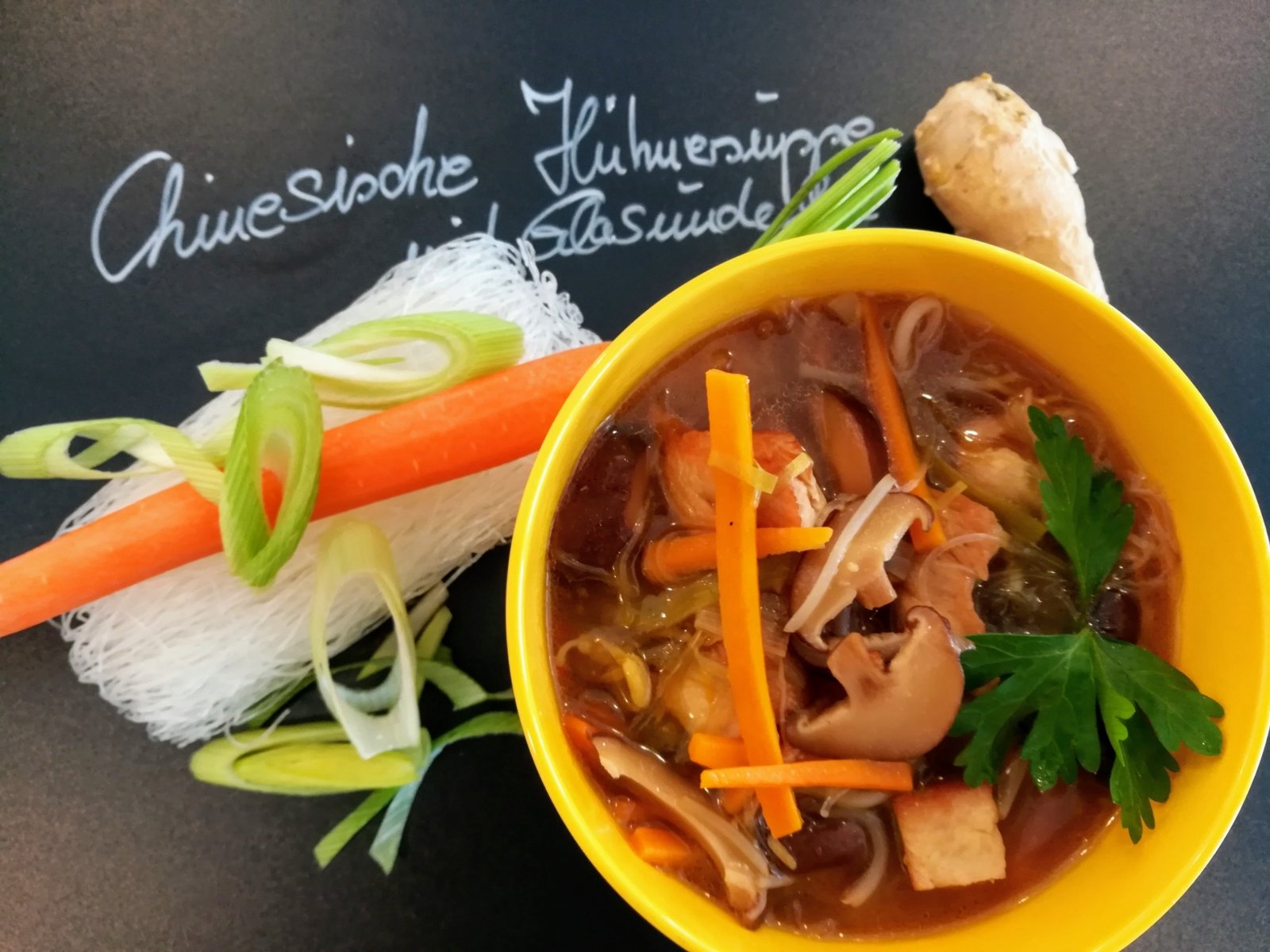 Chinesische Hühnersuppe